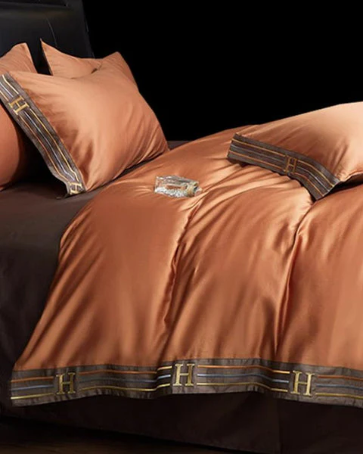 Cotton Sateen Bedding Set with Elegant Embroidery