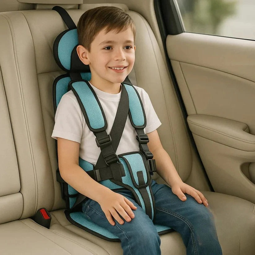 Foldable Child Travel Seat with Five-Point Harness and Quick Installation