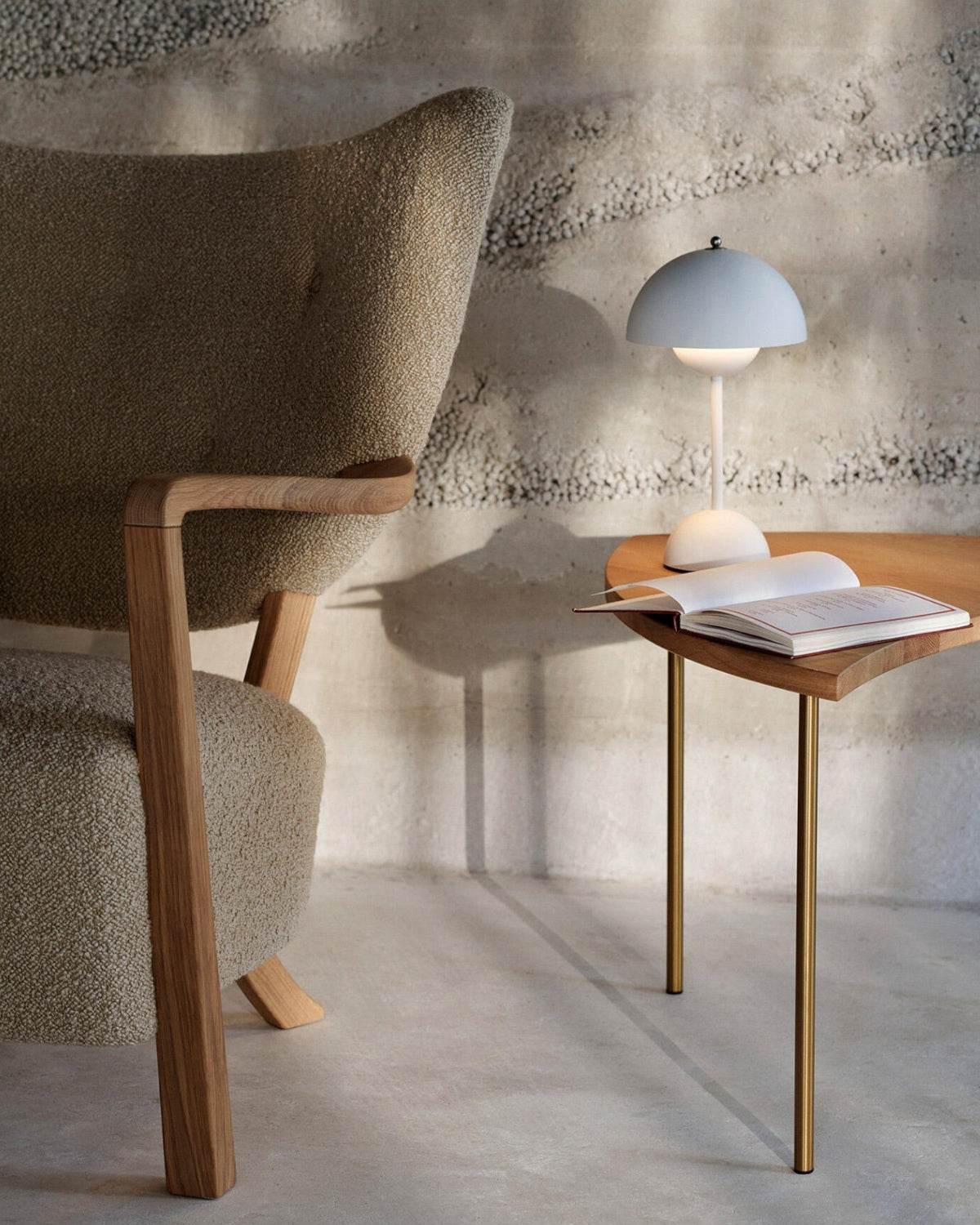 Dimmable LED Table Lamp with Scandinavian Metal Design