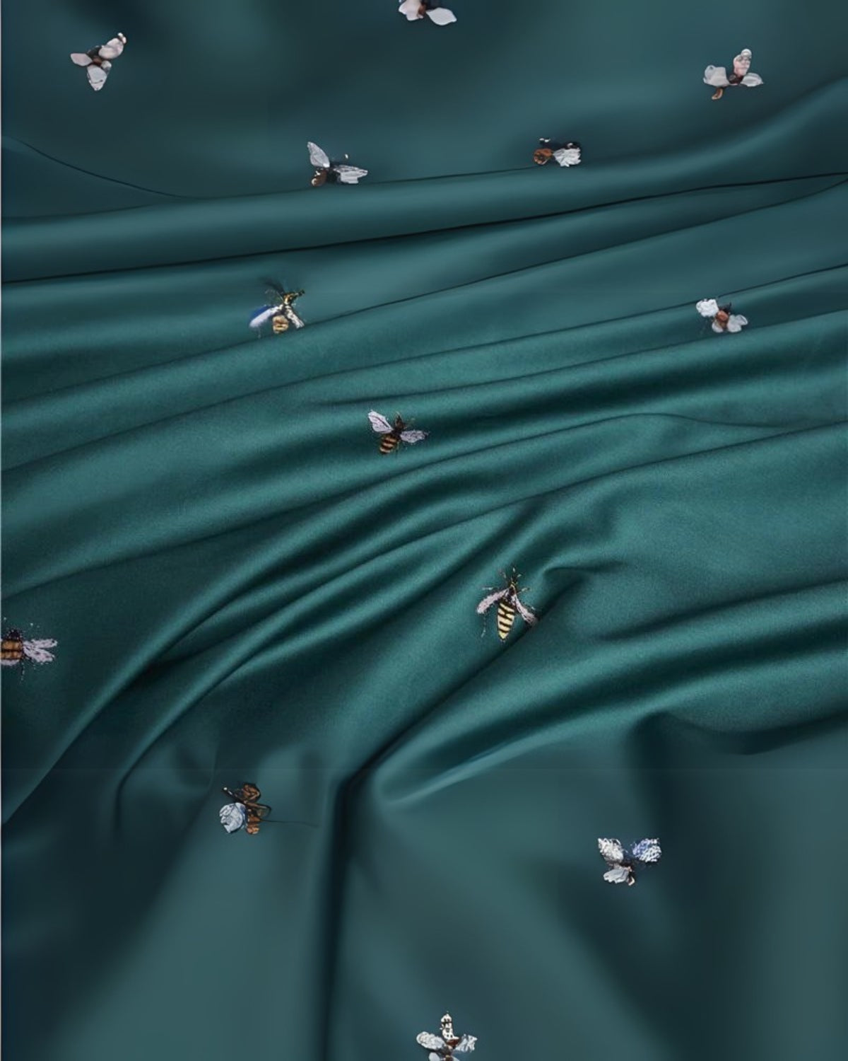 Egyptian Cotton Bedding Set with Refined Bee Motif