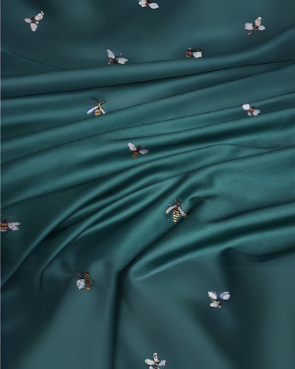 Egyptian Cotton Bedding Set with Refined Bee Motif