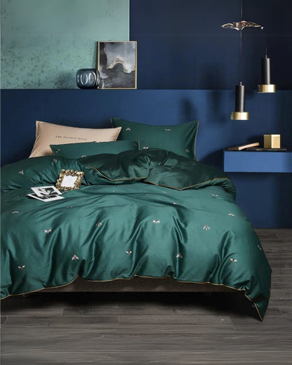Egyptian Cotton Bedding Set with Refined Bee Motif