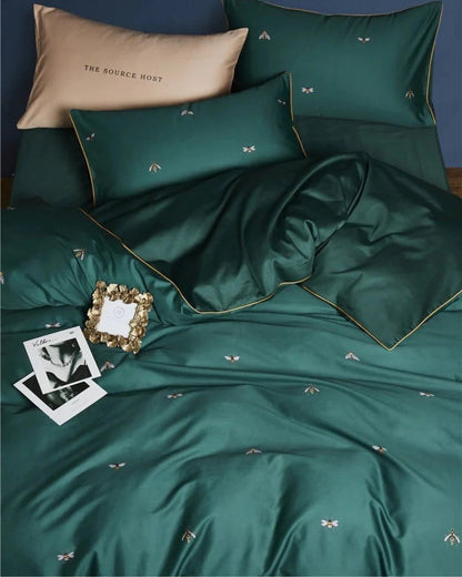 Egyptian Cotton Bedding Set with Refined Bee Motif