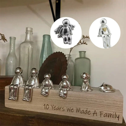 Family Sculpture – Handcrafted Decorative Figurine Representing Family Connection