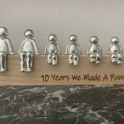 Family Sculpture – Handcrafted Decorative Figurine Representing Family Connection