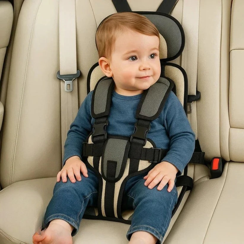 Foldable Child Travel Seat with Five-Point Harness and Quick Installation