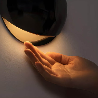 Minimalist Pebble-Inspired LED Wall Lamp with Warm White Light
