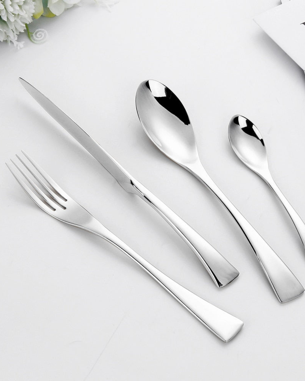 Stainless Steel Cutlery Set with Polished Finish and Ergonomic Design