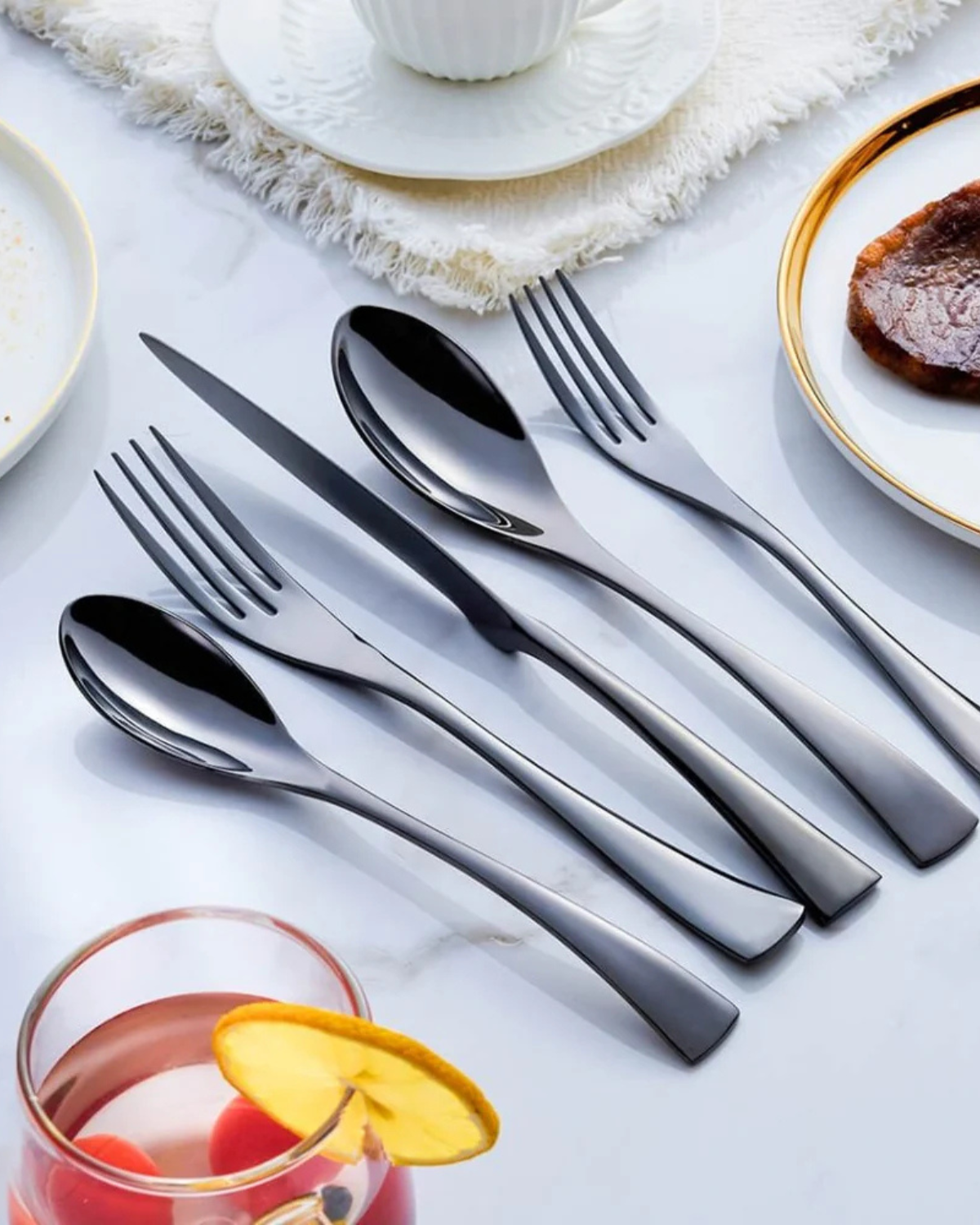 Stainless Steel Cutlery Set with Polished Finish and Ergonomic Design
