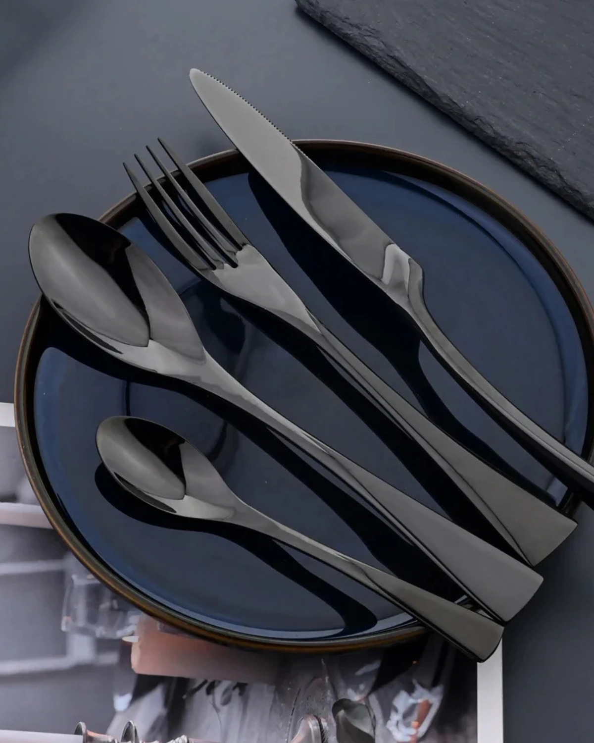 Stainless Steel Cutlery Set with Polished Finish and Ergonomic Design