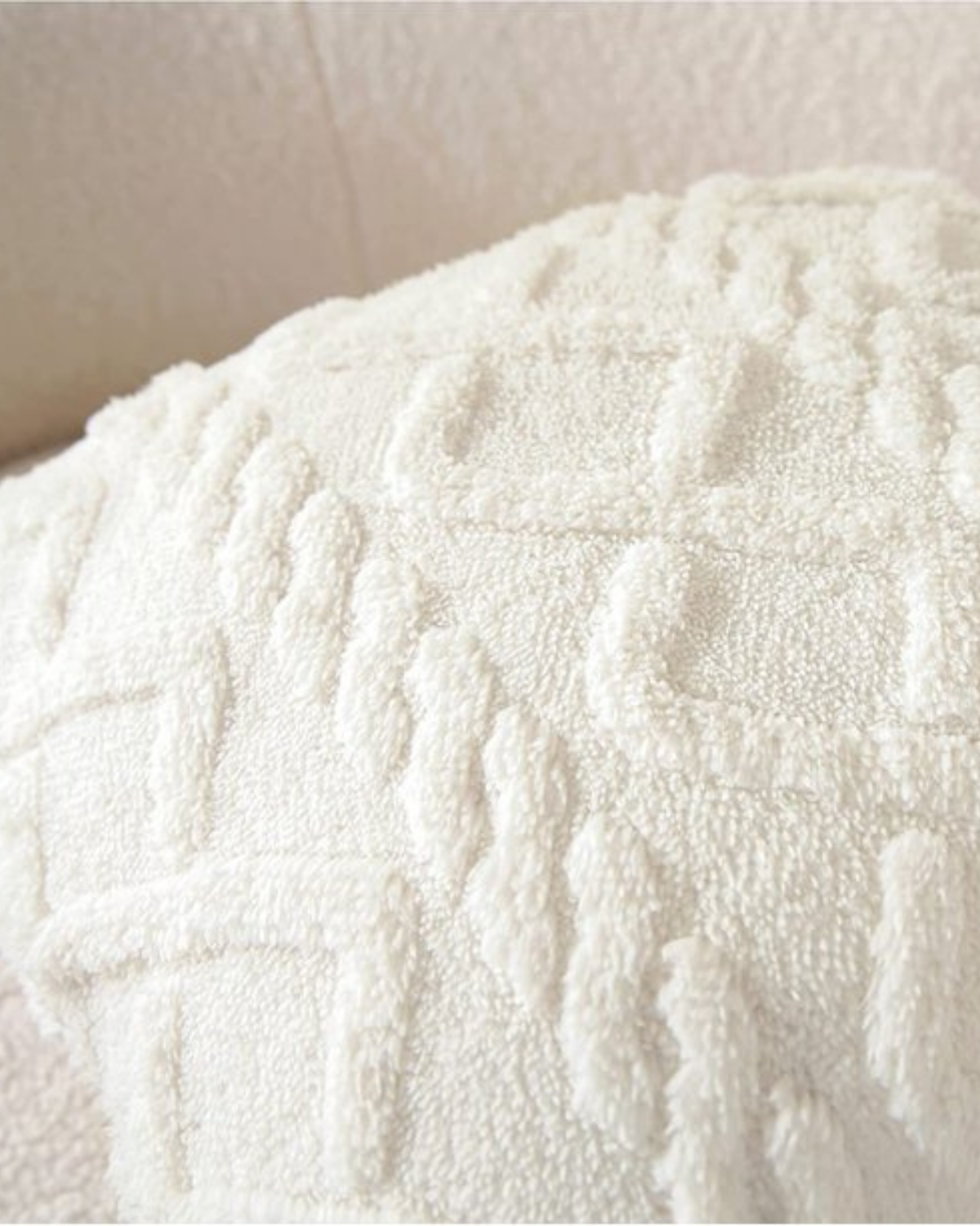 Textured Geometric Cushion Cover for Modern Interiors