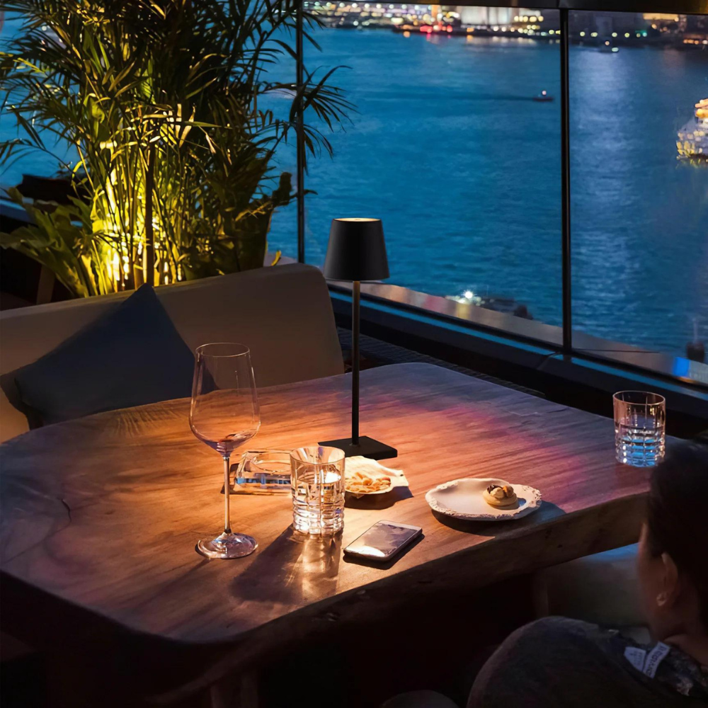 Wireless Table Lamp with Adjustable Brightness and Colour Temperature