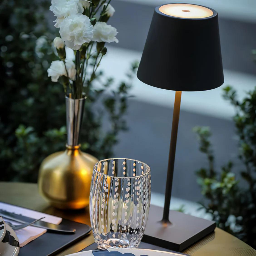 Wireless Table Lamp with Adjustable Brightness and Colour Temperature