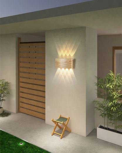 Wood Grain LED Wall Light – 10W Aluminium Outdoor Light with Warm White 3000K Illumination